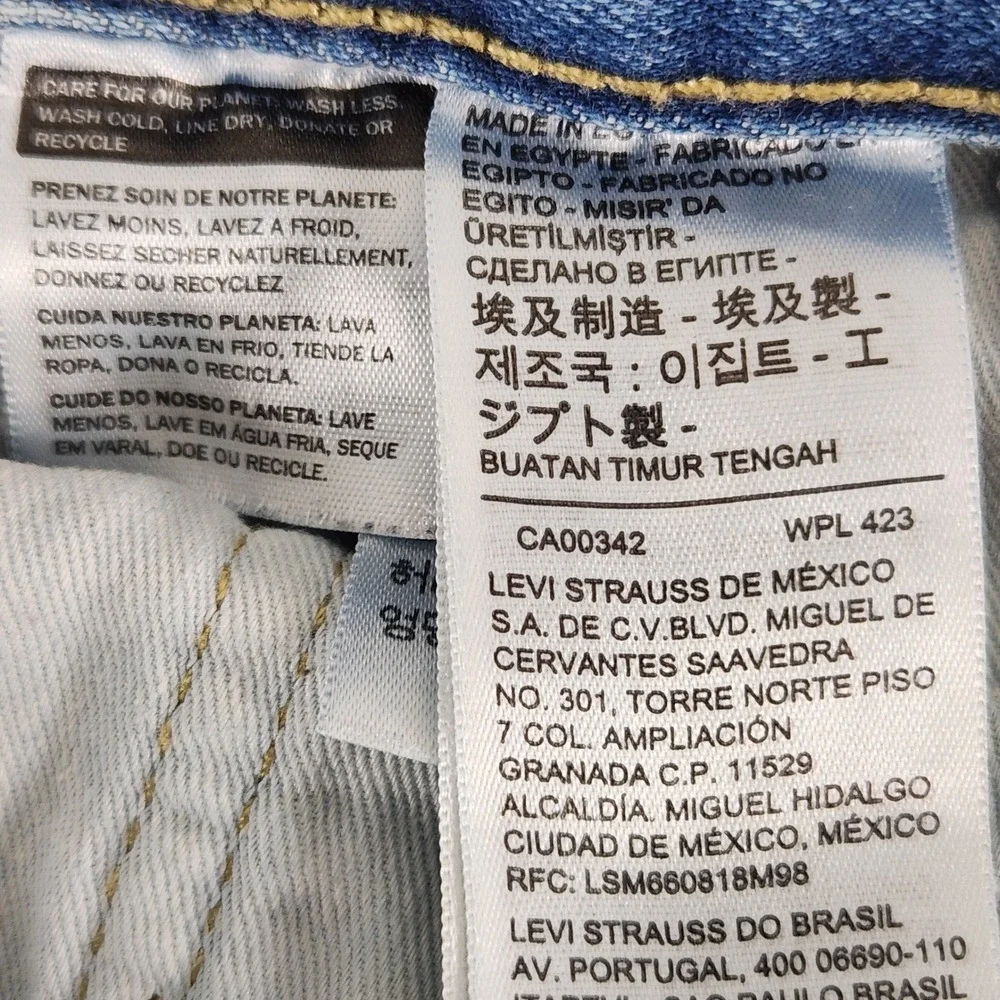 Levis 501 Original Fit Jeans Men 32x33 Light Wash Blue Denim Button Fly Straight